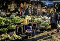 pasar sepi harga Bahan Pokok Naik 