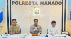 Kapolresta Manado Kombes Pol Irham Halid, saat konferensi pers didampingi, Kasat Narkoba Polresta Manado Kompol Hilman Muthalib dan Kasi Humas Iptu Agush Haryono, Senin, 13 April 2026.
